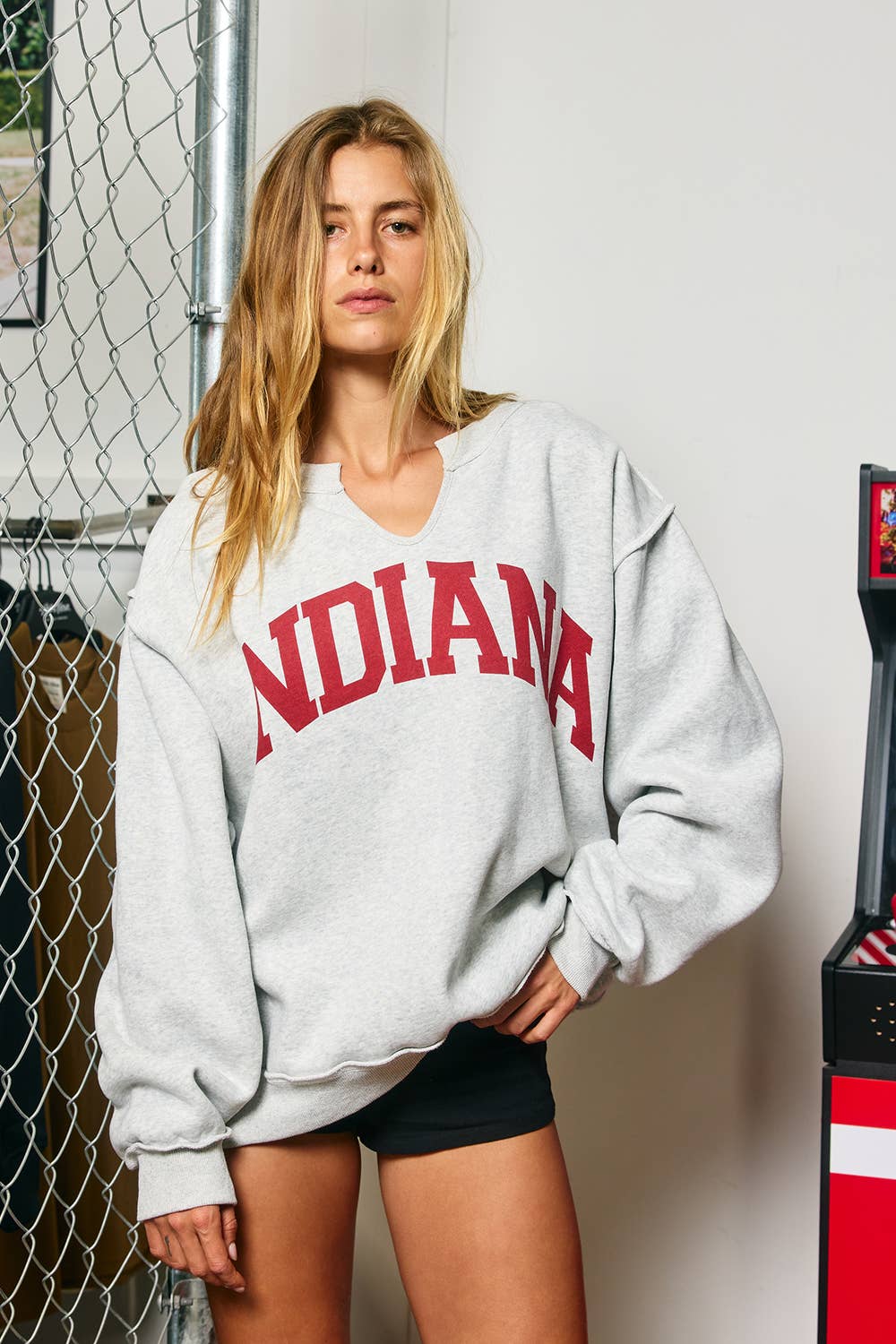 INDIANA REVERSIBLE V NOTCH PULLOVER