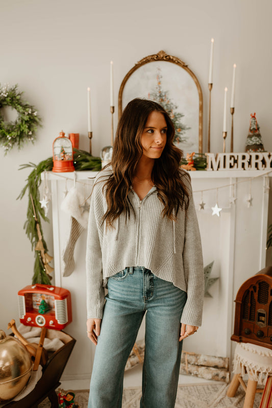 LIGHT GRAY KNIT ZIP UP