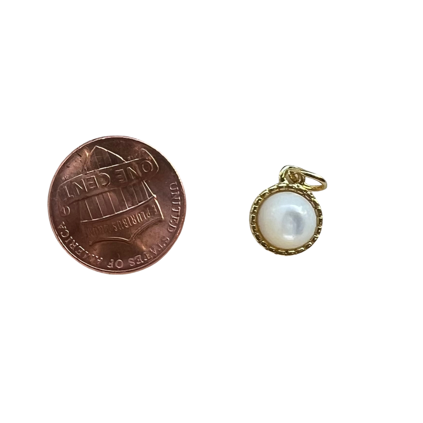 ROUND OPAL CHARM