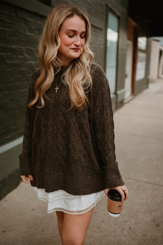 BROWN OVERSIZED CABLE KNIT SWEATER