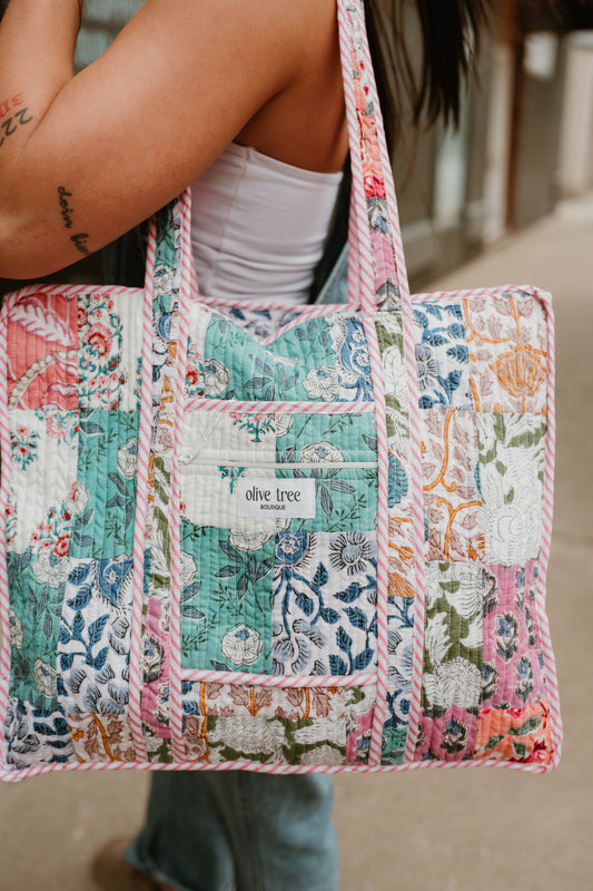 SUNRISE QUILTED PATCHWORK ZIP TOTE