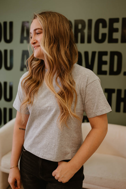 GRAY COTTON CROPPED TEE