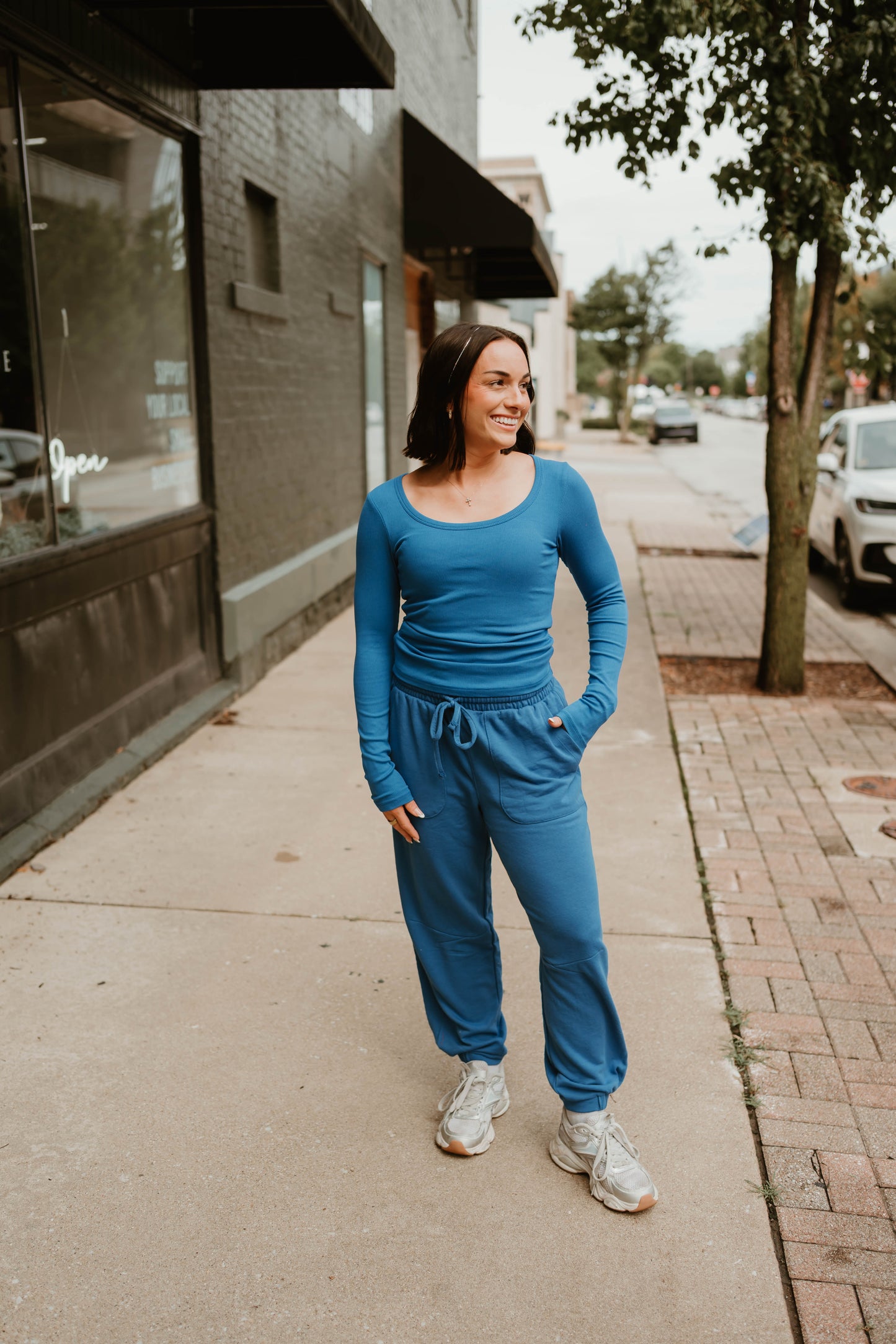OCEAN MICRO-RIBBED LONG SLEEVE + BUILT IN BRA