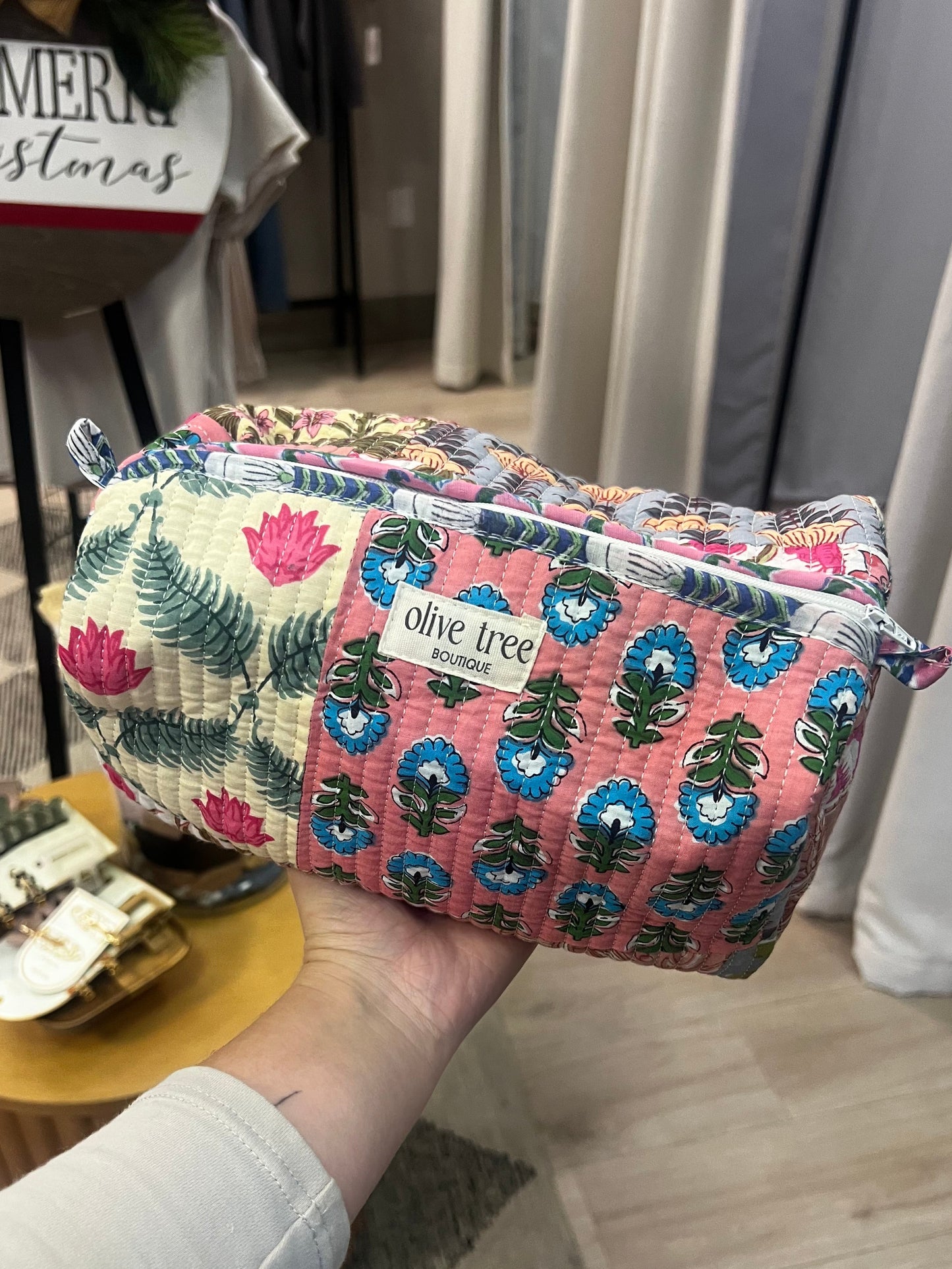 MULTI COLOR PATCH MAKE UP POUCH