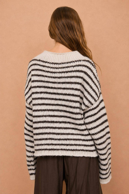 STRIPED LONG SLEEVE KNIT SWEATER