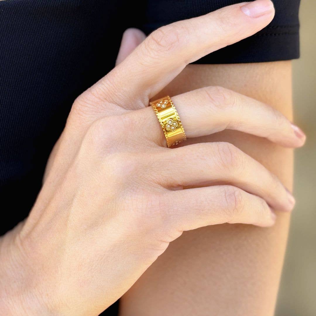 TARNISH RESISTANT GOLD PLATES CLOVER BAND