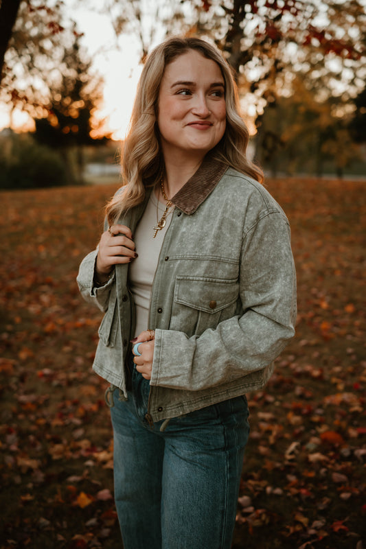 CORDUROY COLLARED CROP UTILITY JACKET