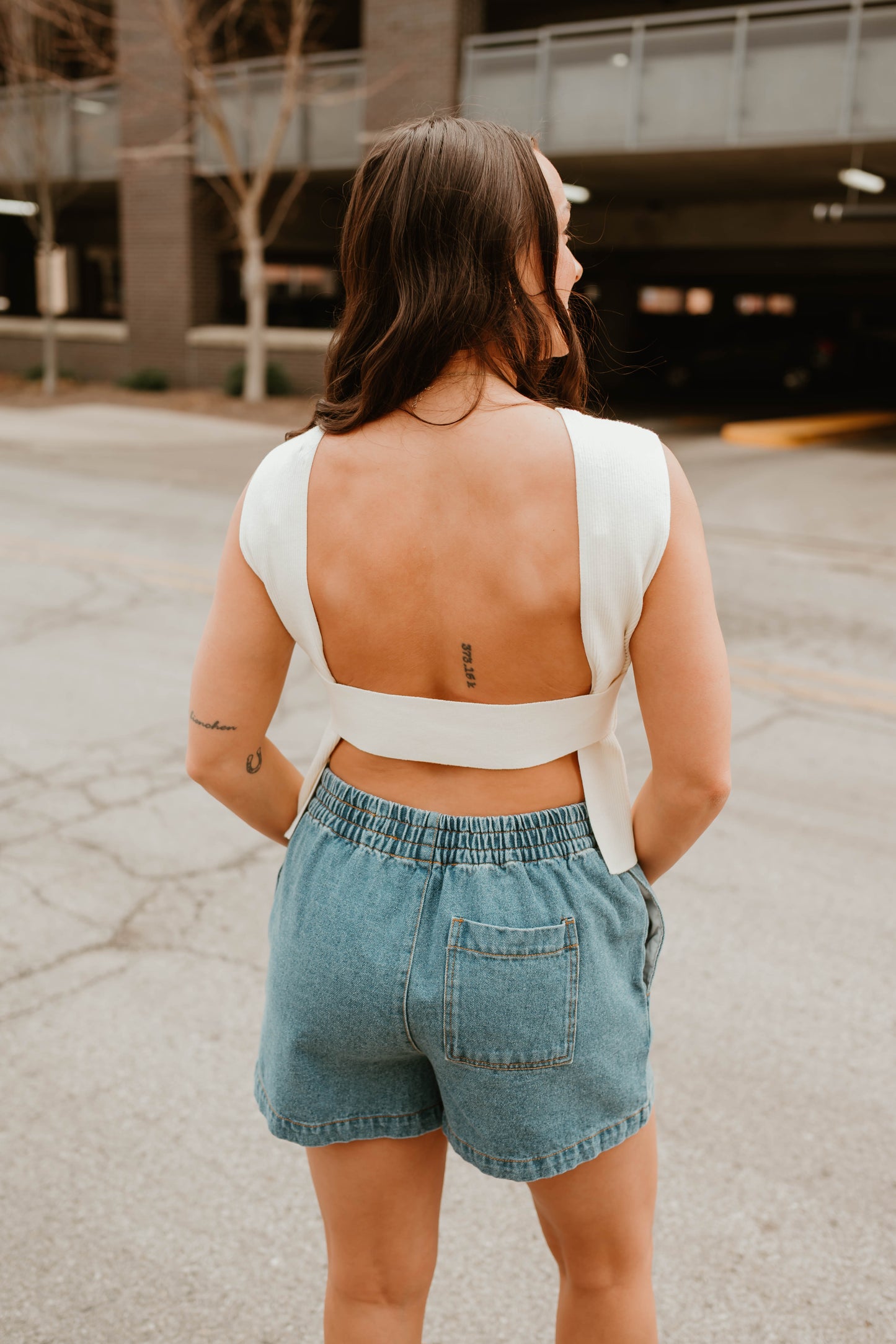 WHIP CREAM RIBBED OPEN BACK TOP