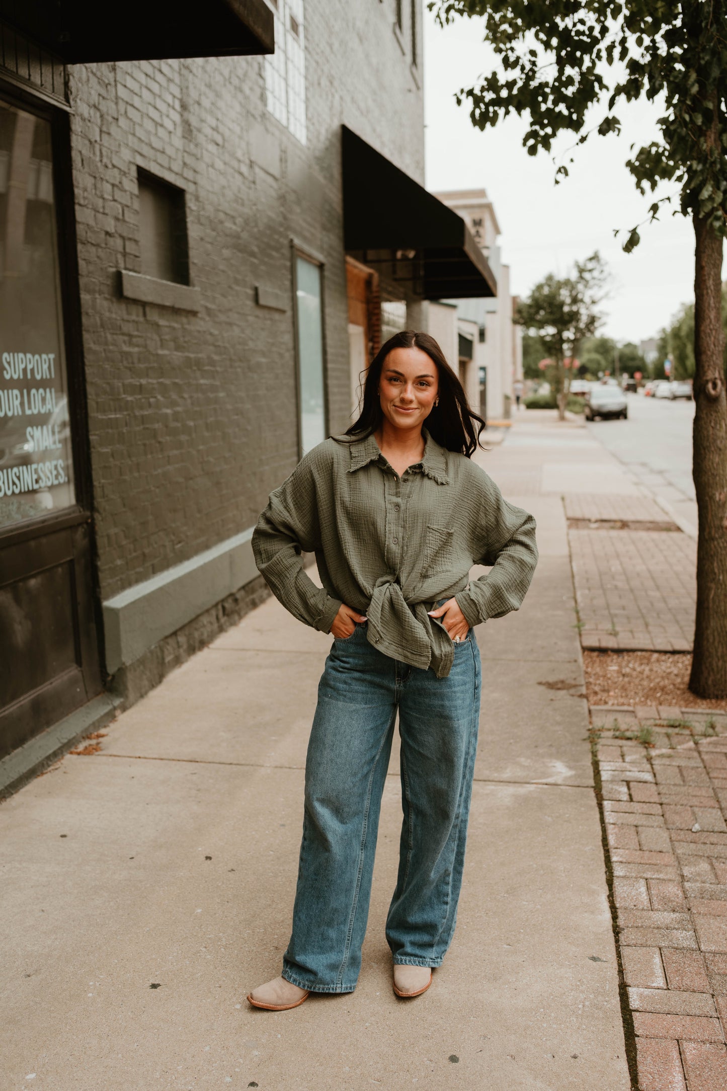OLIVE GAUZE BUTTON DOWN