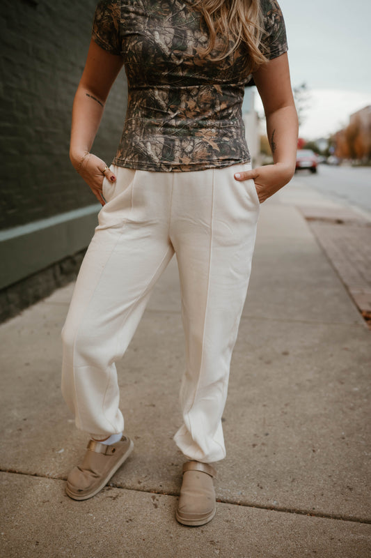 CREAM JOGGERS