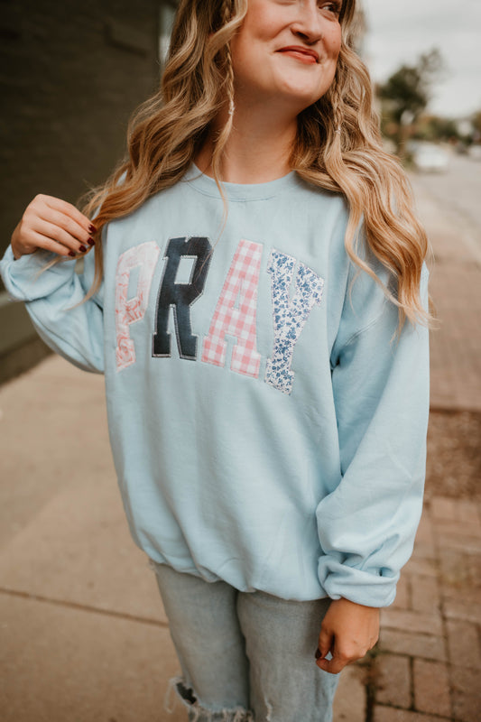 QUILTED PRAY CREWNECK