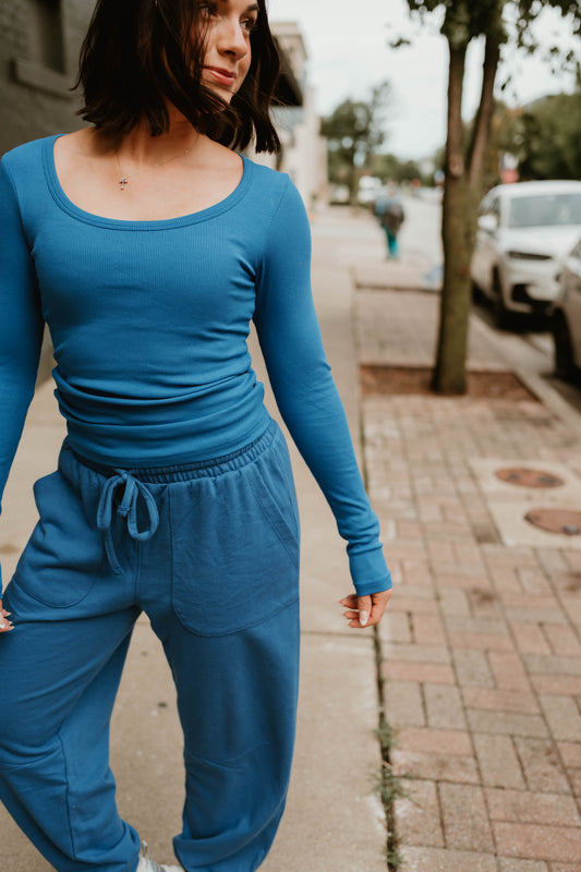 OCEAN MICRO-RIBBED LONG SLEEVE + BUILT IN BRA