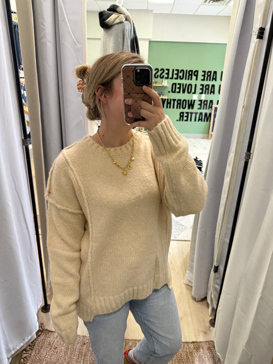 CREAM OVERSIZED KNIT SWEATER