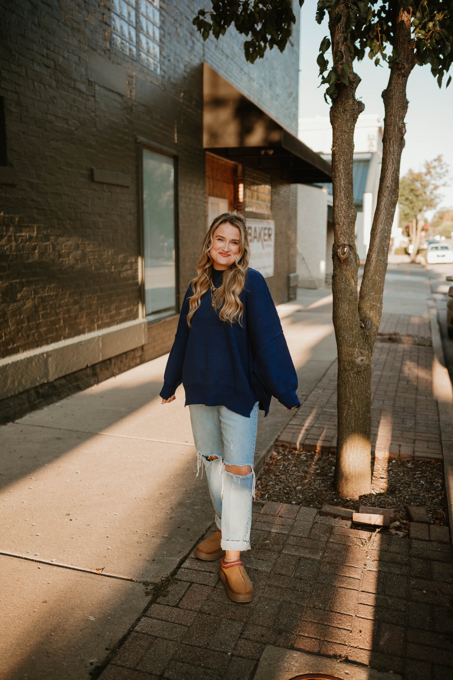 BLUE SIDE SLIT SWEATER