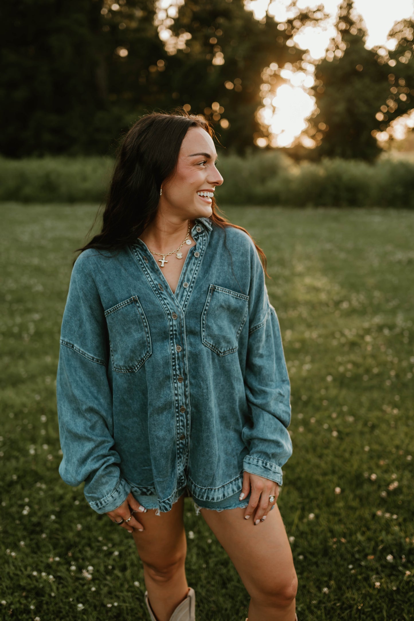 WASHED CHAMBRAY BUTTON DOWN