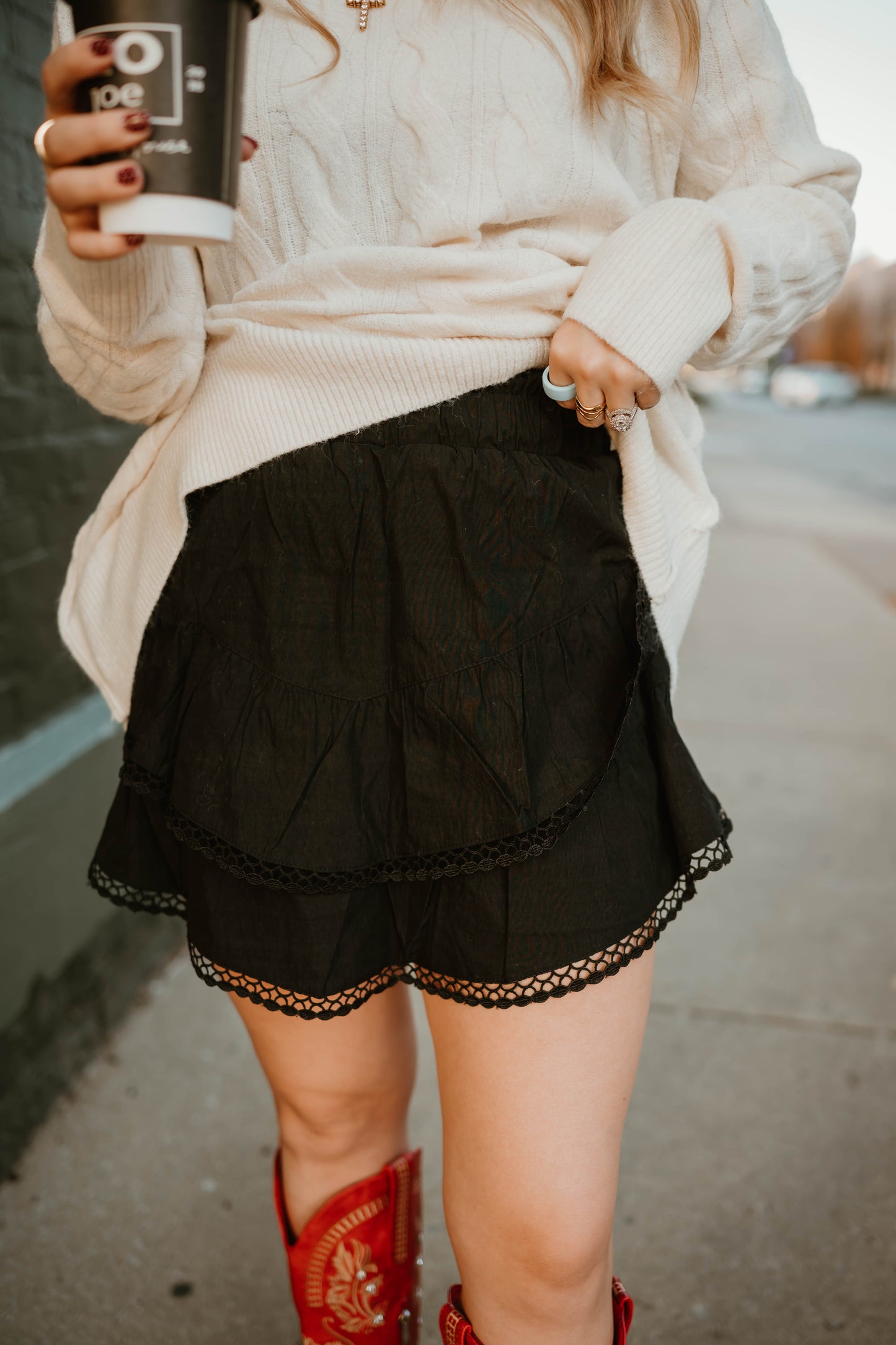 BLACK TIERED MINI SKORT