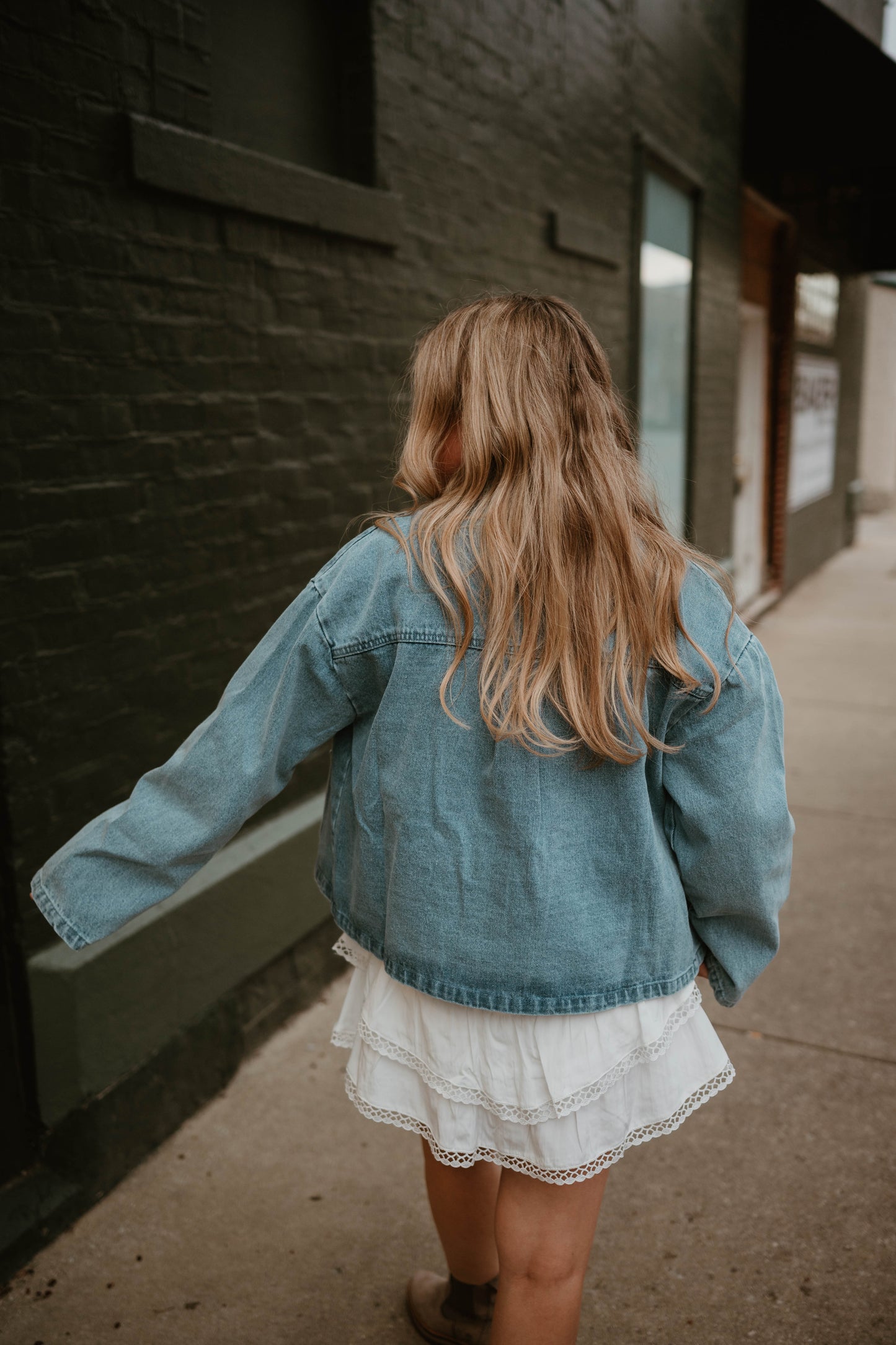 MEDIUM WASH DENIM JACKET