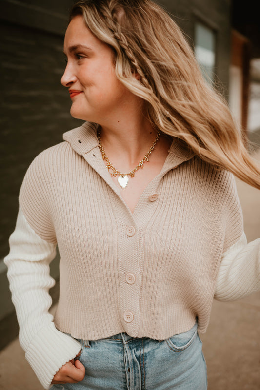 CONTRAST SLEEVE CROPPED SWEATER