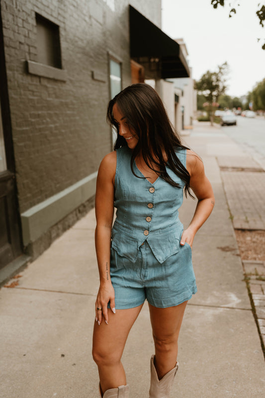 MEDIUM WASH DENIM VEST
