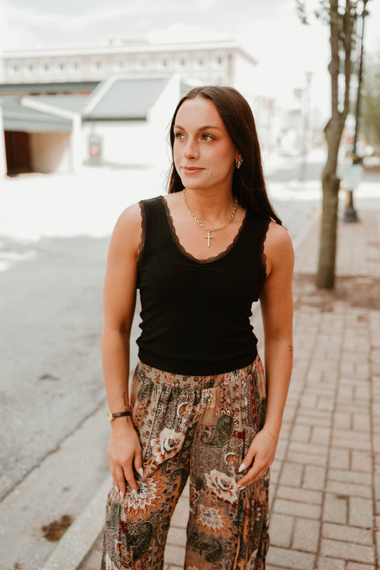 BLACK LACE TRIM CROPPED TANK