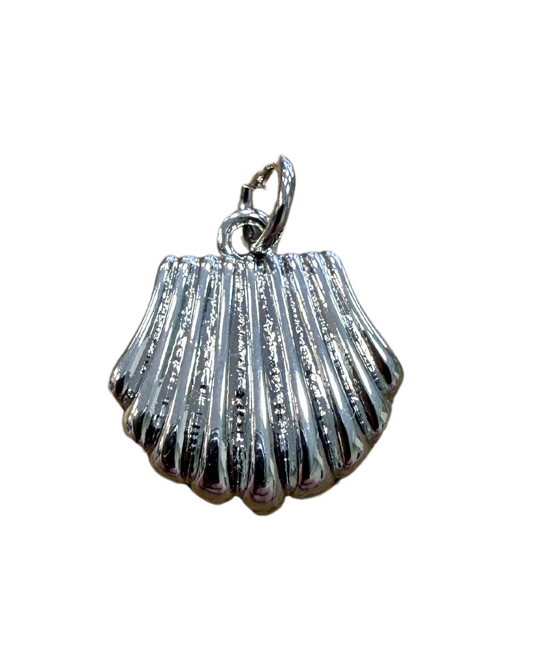 SILVER SHELL CHARM