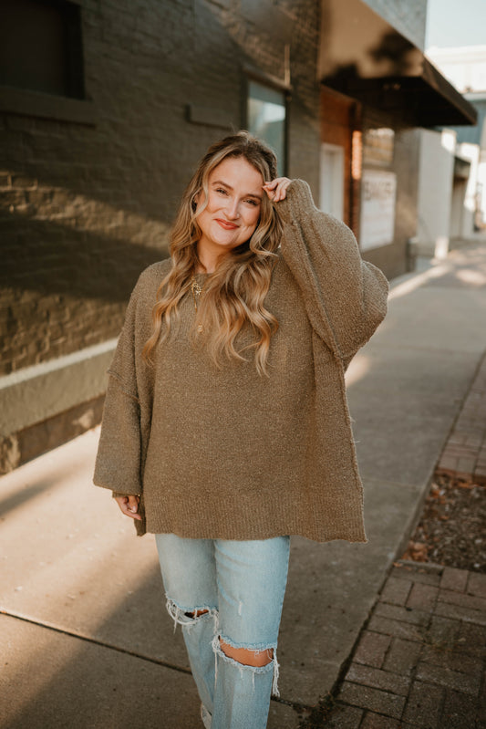 OLIVE KNIT OVER-SIZED SWEATER