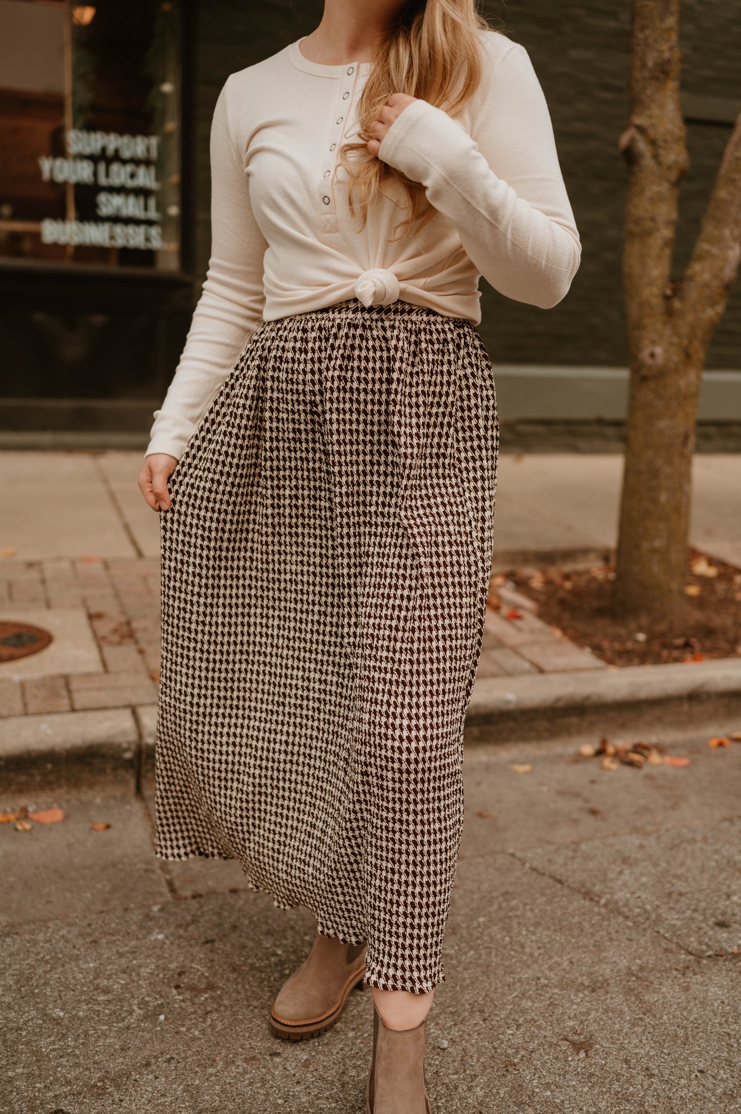 CHOCOLATE CHECKERED MIDI SKIRT