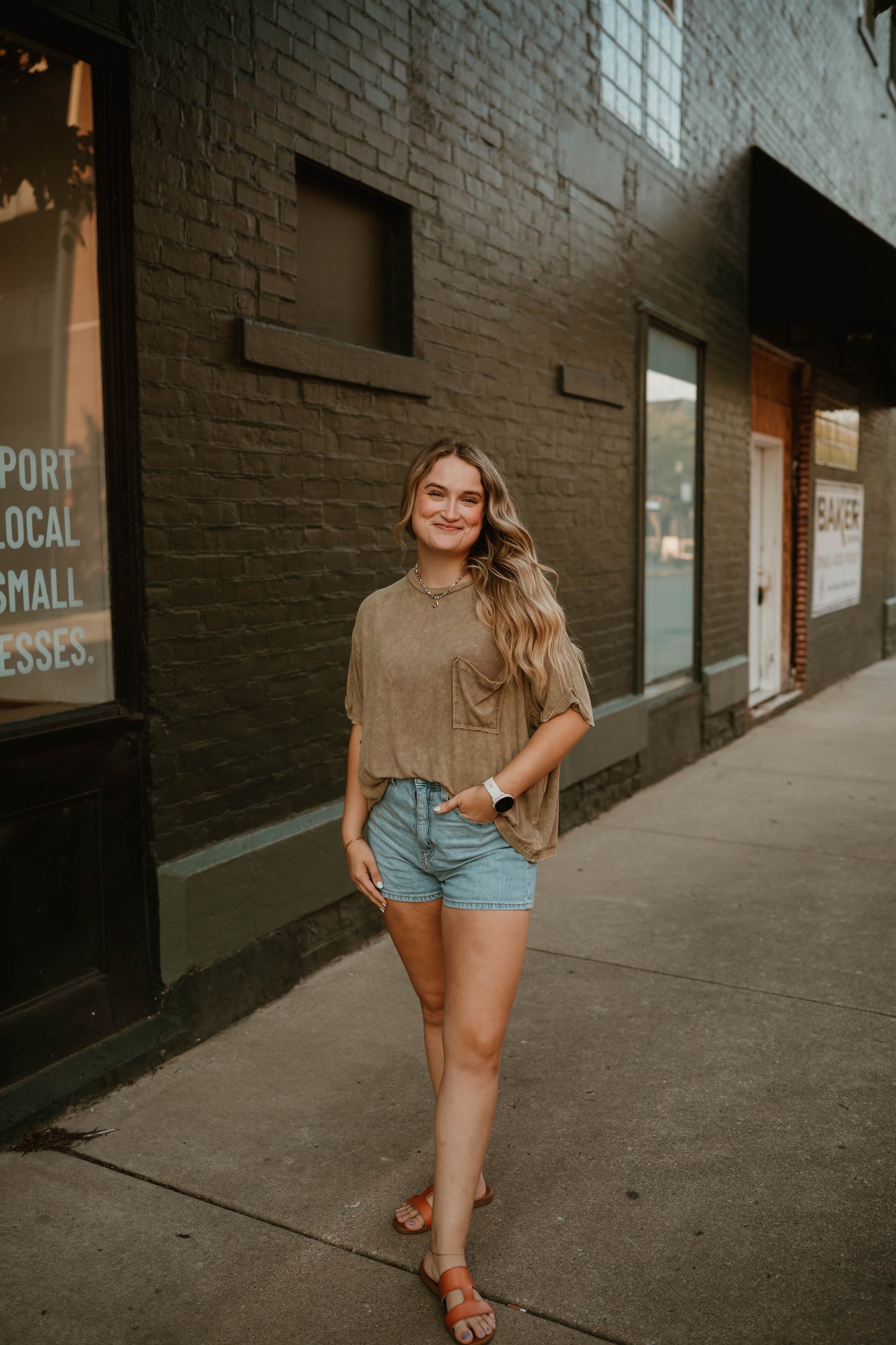 MOCHA RIBBED POCKET TEE