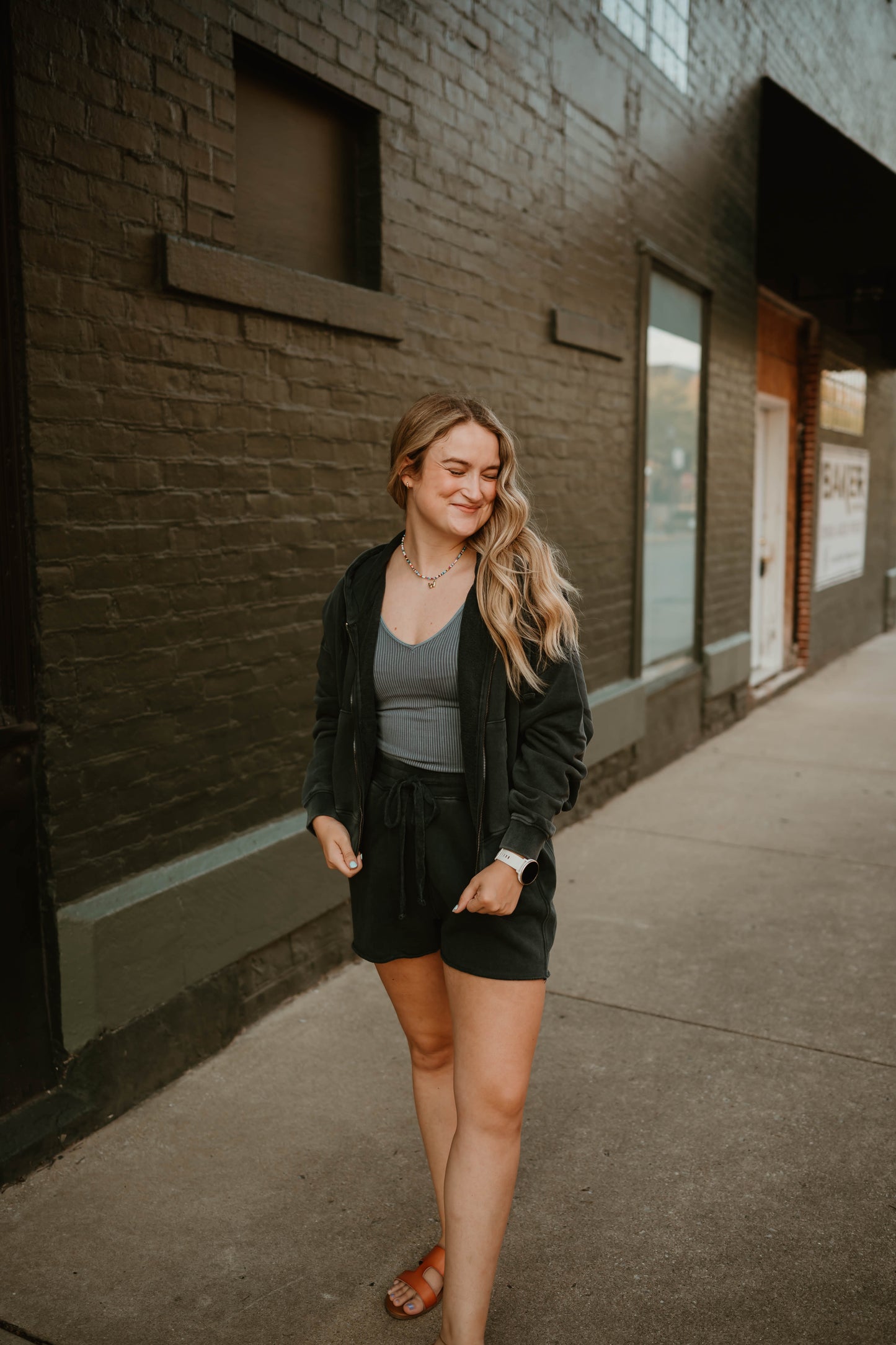 MINERAL WASH ZIP UP HOODIE