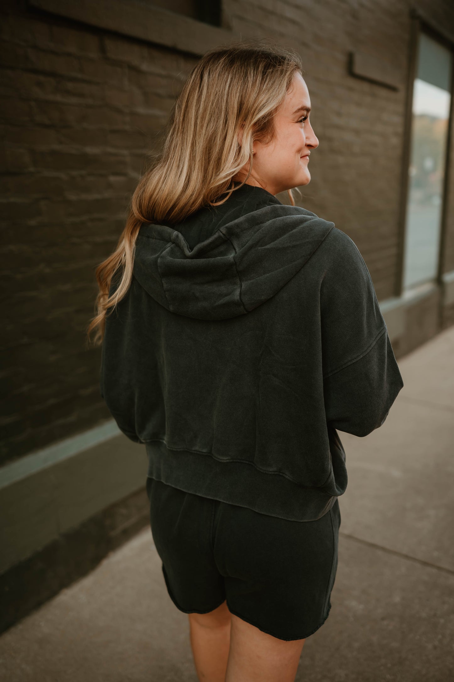MINERAL WASH ZIP UP HOODIE