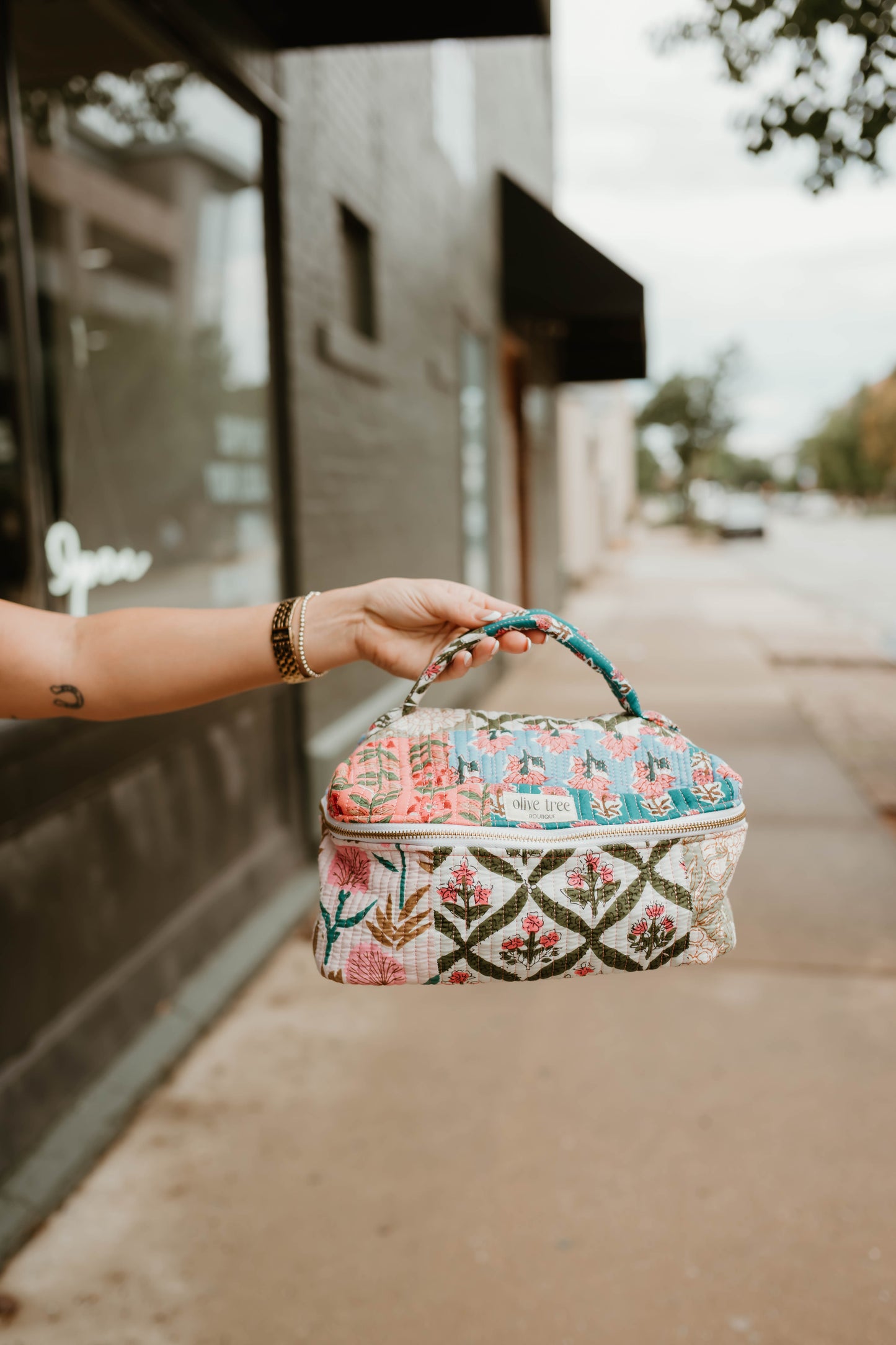 MEADOW PATCHWORK XL TOILETRY BAG