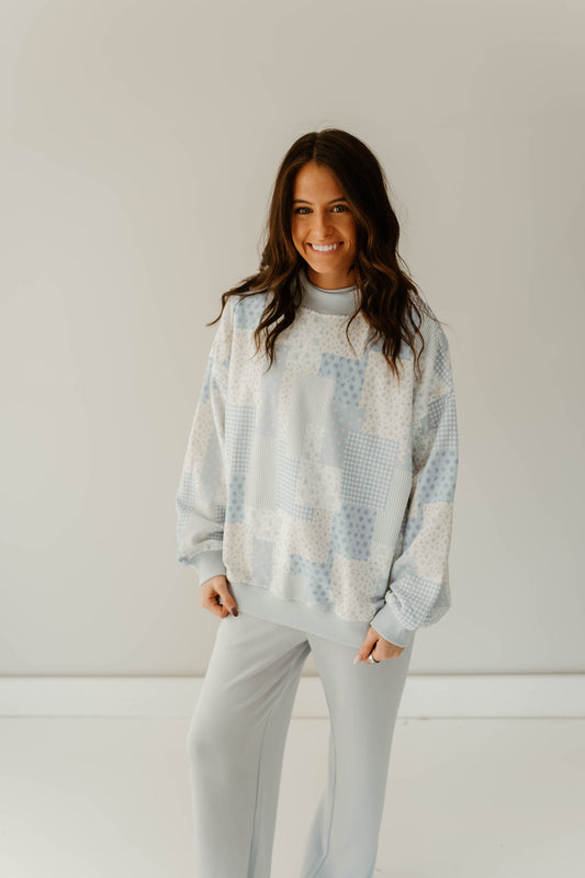 MOCK NECK PATCH PRINT SWEATSHIRT