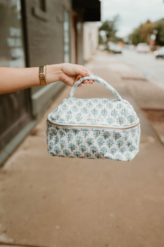 BLUE FLORAL XL TOILETRY BAG