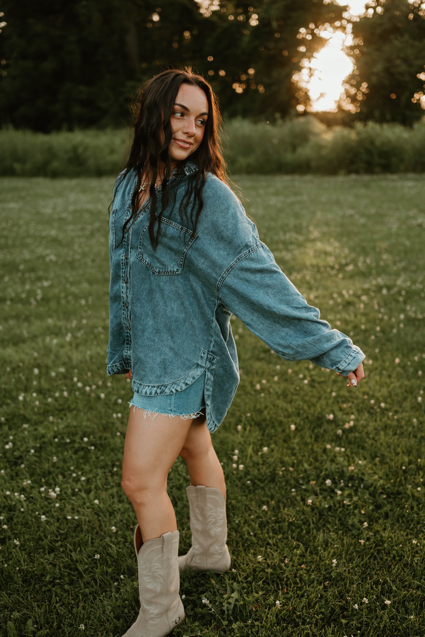 WASHED CHAMBRAY BUTTON DOWN