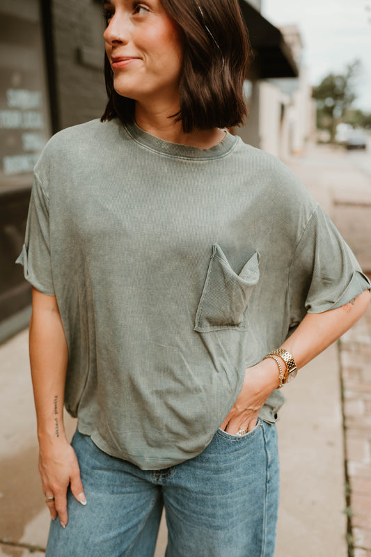 JADE WASHED RIBBED POCKET TEE
