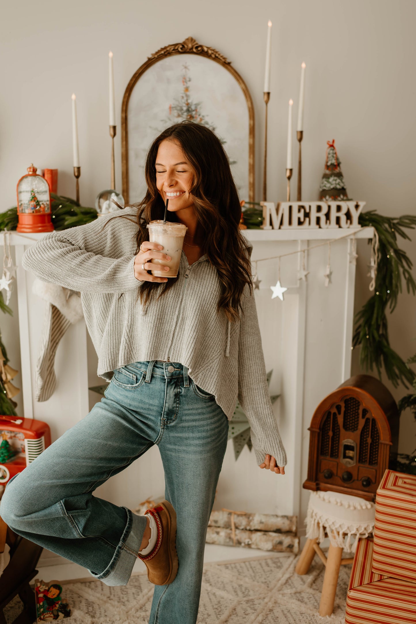 LIGHT GRAY KNIT ZIP UP