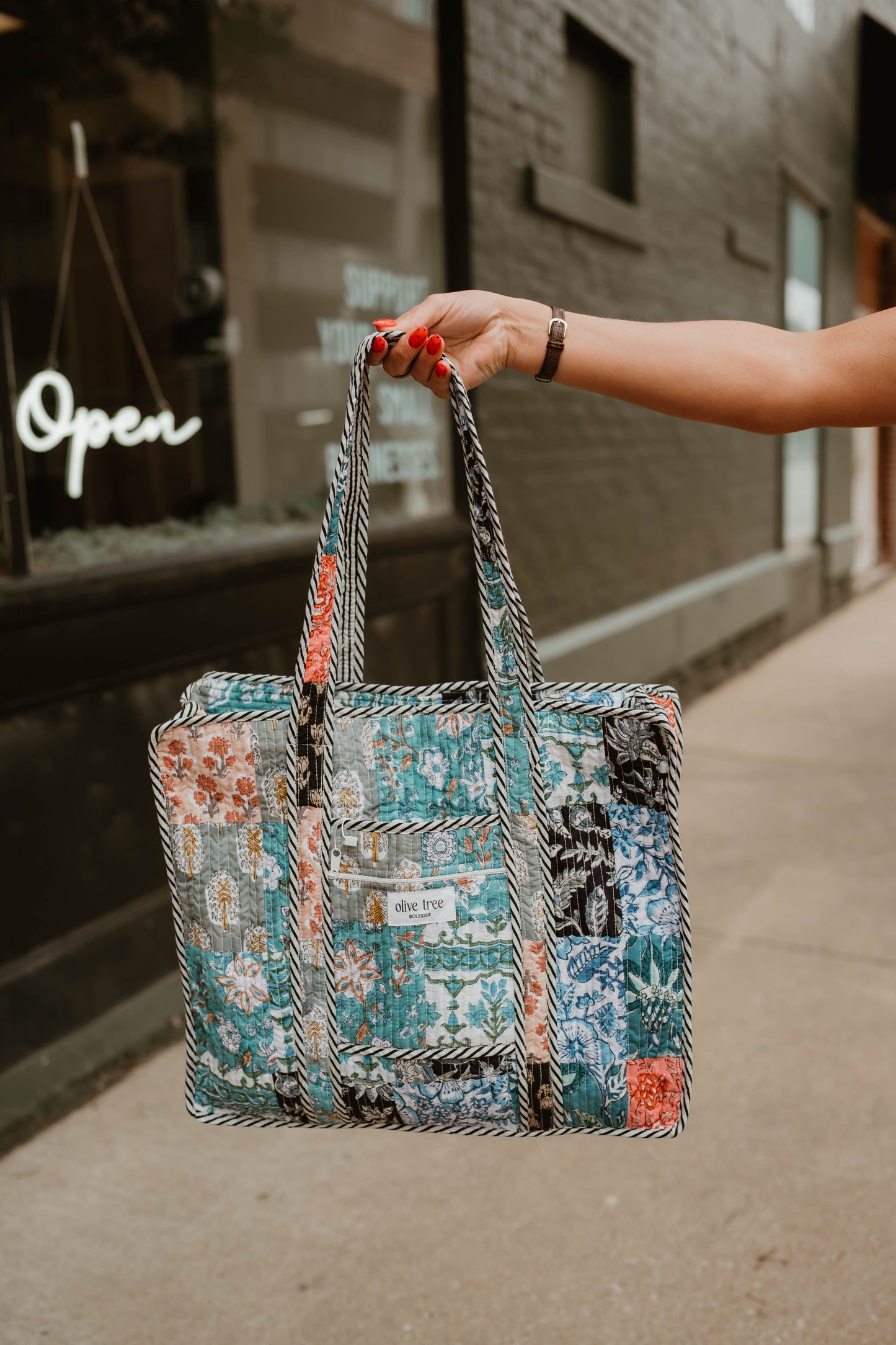 MIDNIGHT QUILTED PATCHWORK ZIP TOTE