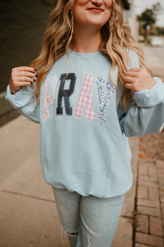 QUILTED PRAY CREWNECK
