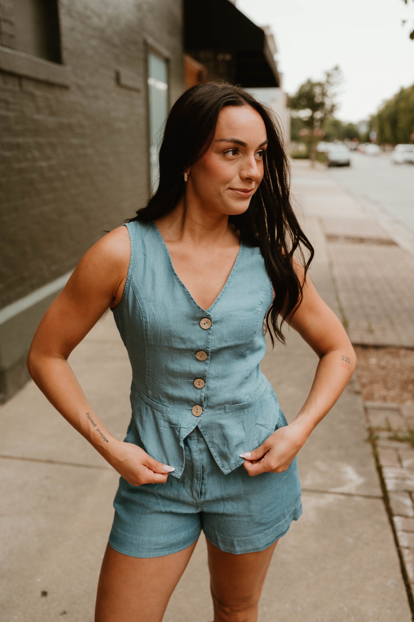 MEDIUM WASH DENIM VEST