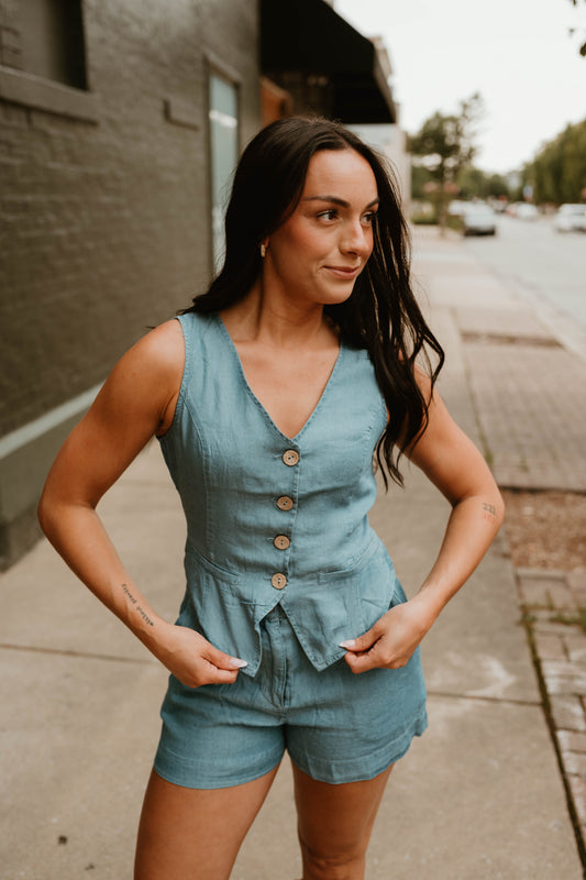 MEDIUM WASH DENIM VEST