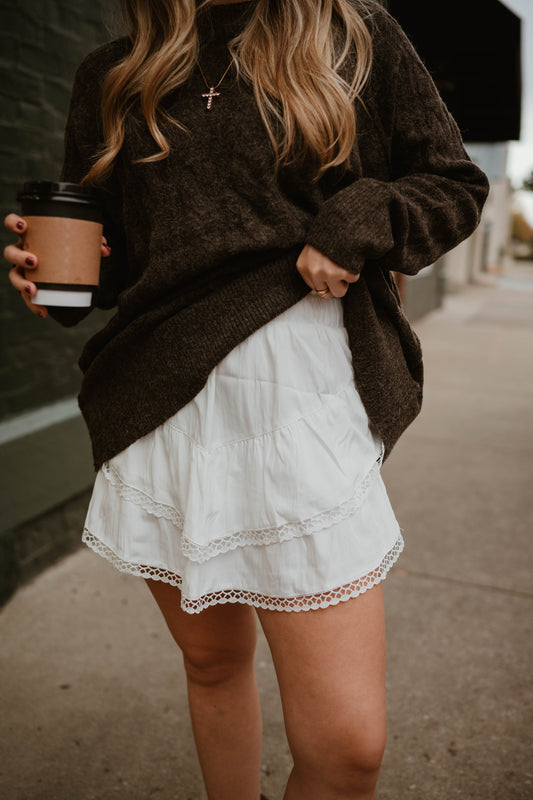 WHITE TIERED MINI SKORT