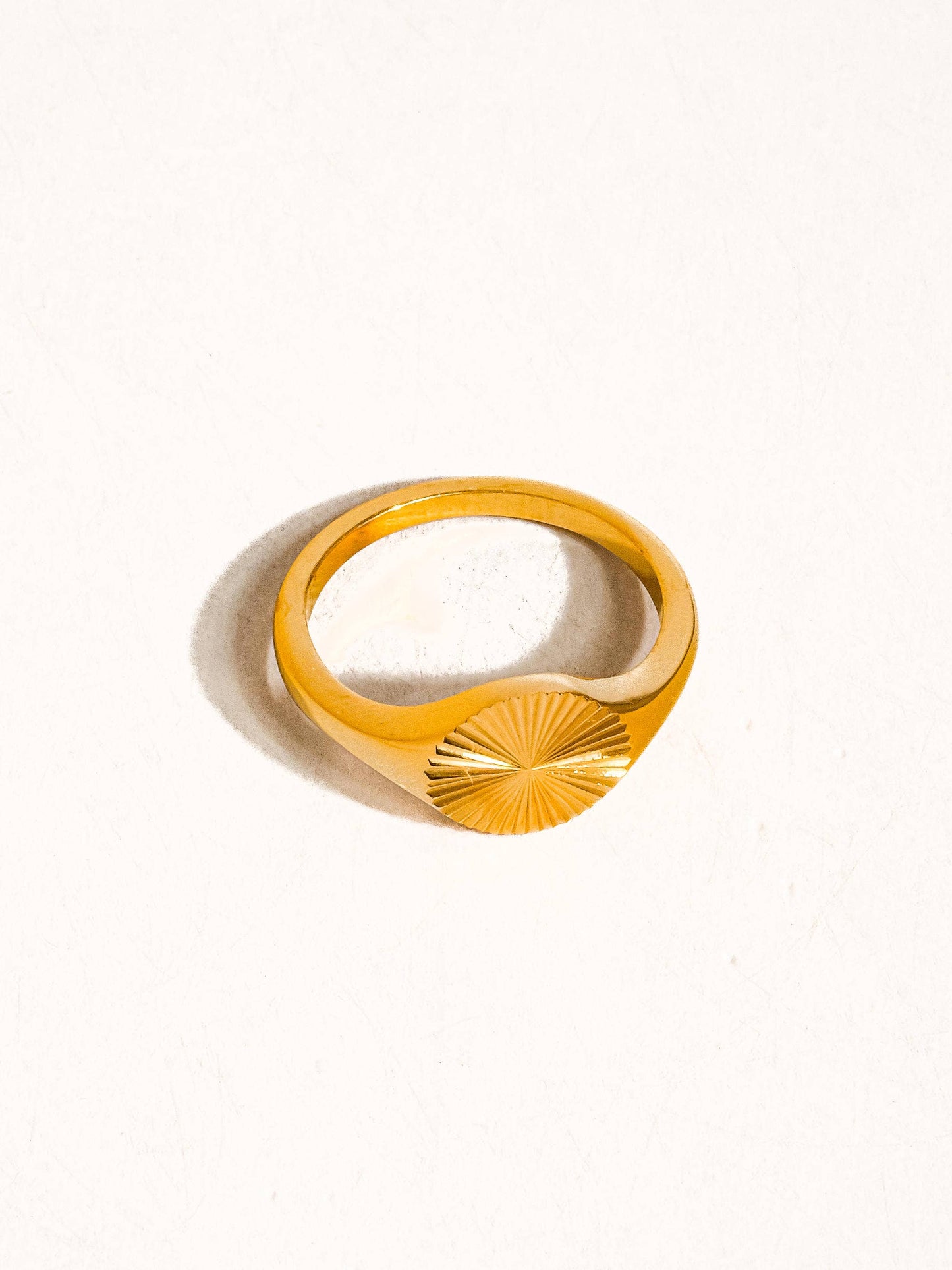 MODERN SIGNET GOLD RING