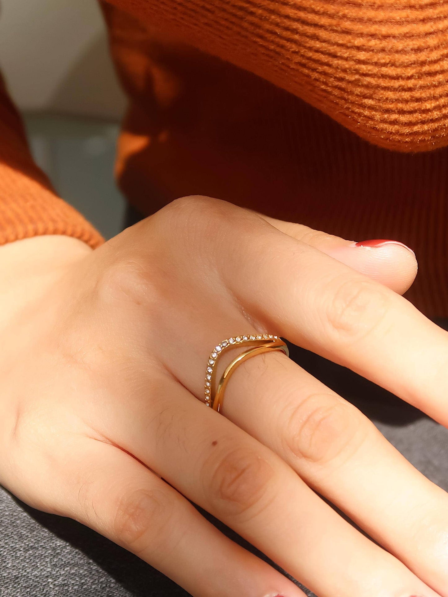 GOLD NON TARNISH DIAMOND V RING