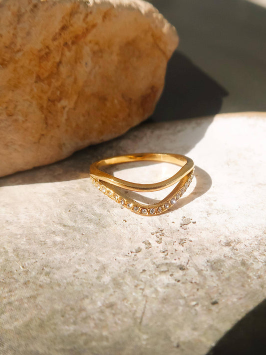 GOLD NON TARNISH DIAMOND V RING