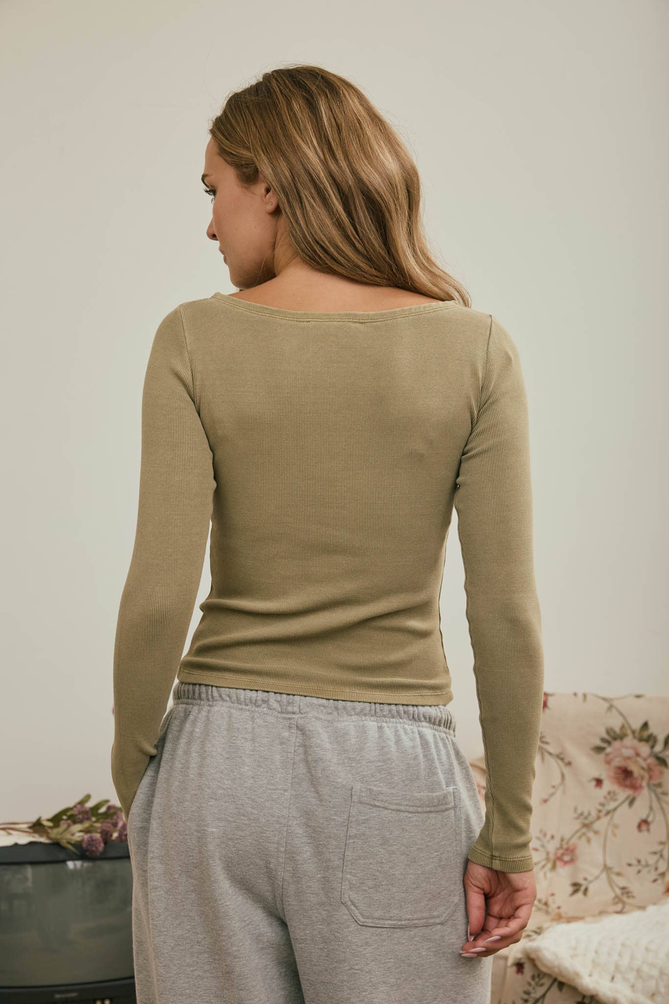 LIGHT OLIVE RIBBED KNIT LONG SLEEVE