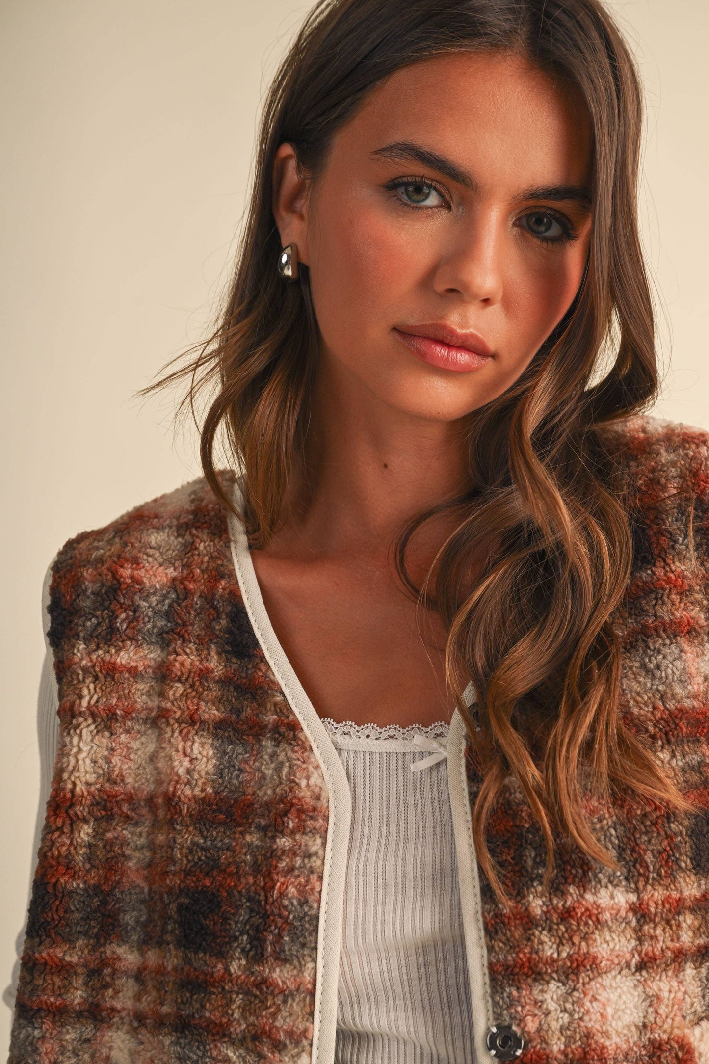 SLEEVELESS PIPING PLAID POCKET VEST