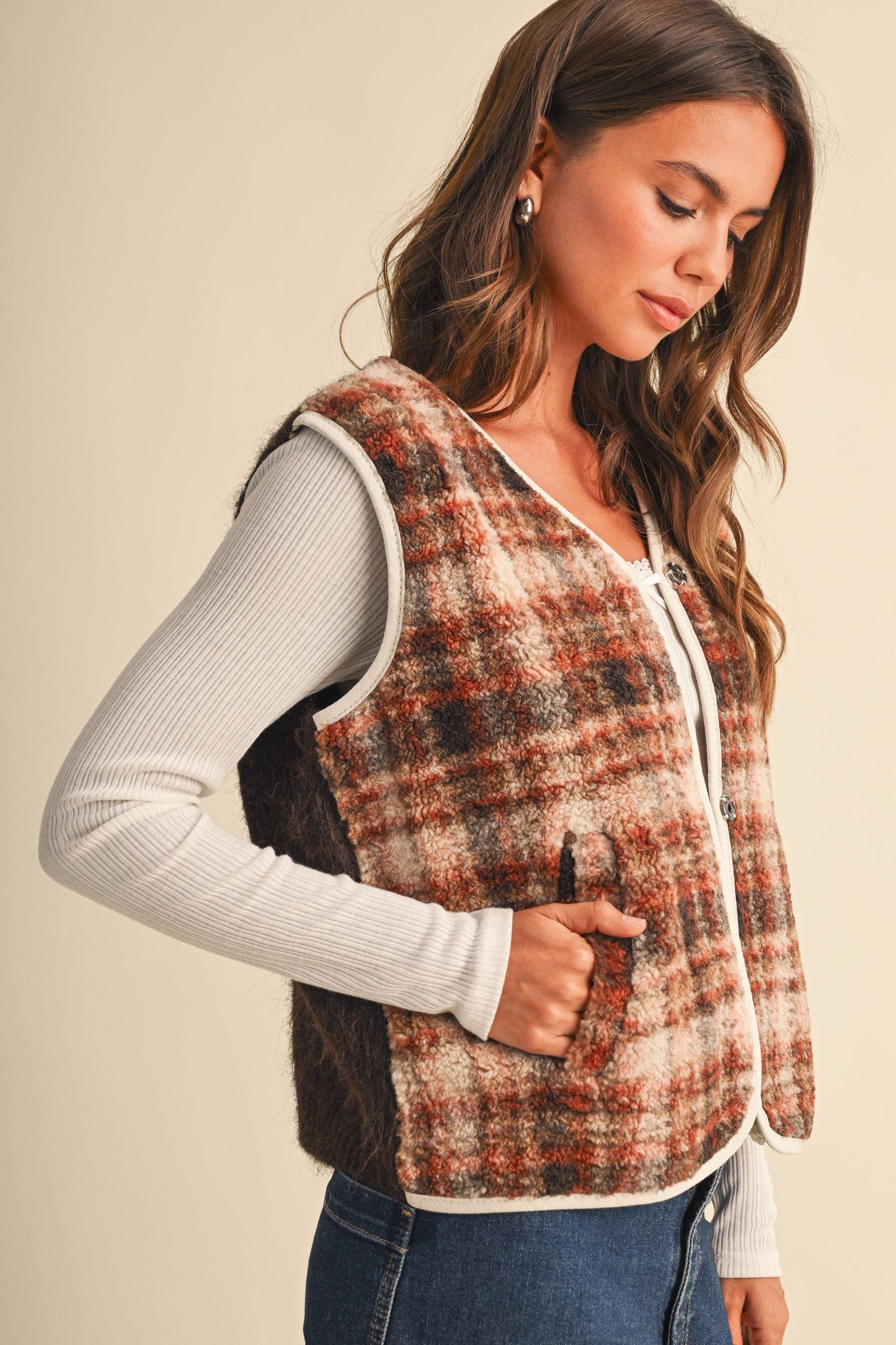 SLEEVELESS PIPING PLAID POCKET VEST