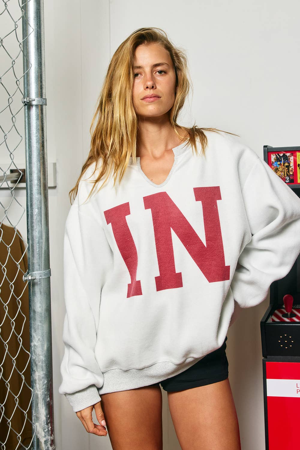 INDIANA REVERSIBLE V NOTCH PULLOVER