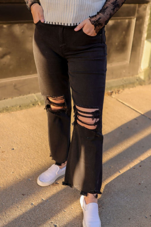 BLACK DISTRESSED CROPPED JEANS